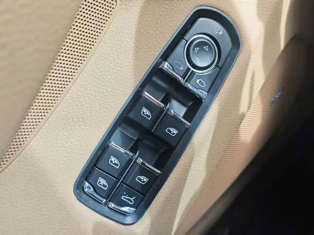 Porsche Panamera 2015 — фото 25