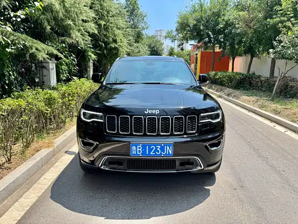 Jeep Grand Cherokee 2022
