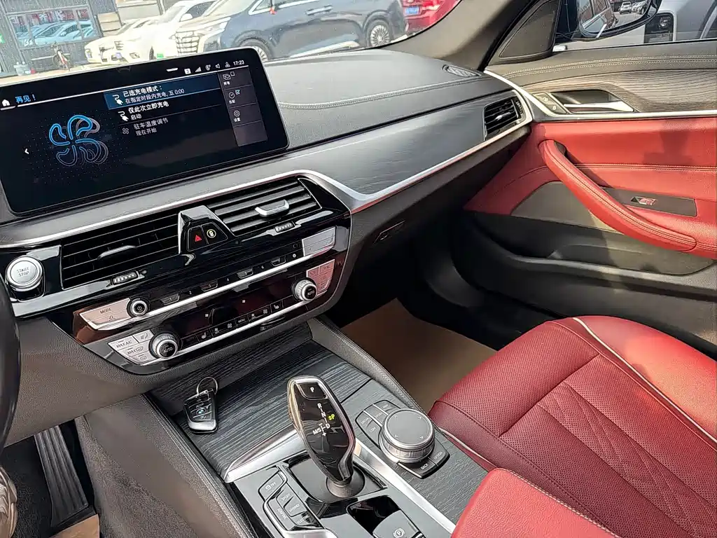 BMW 5 Series New Energy 2022 — фото 10
