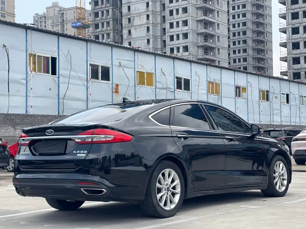 Ford Mondeo 2017 — фото 20