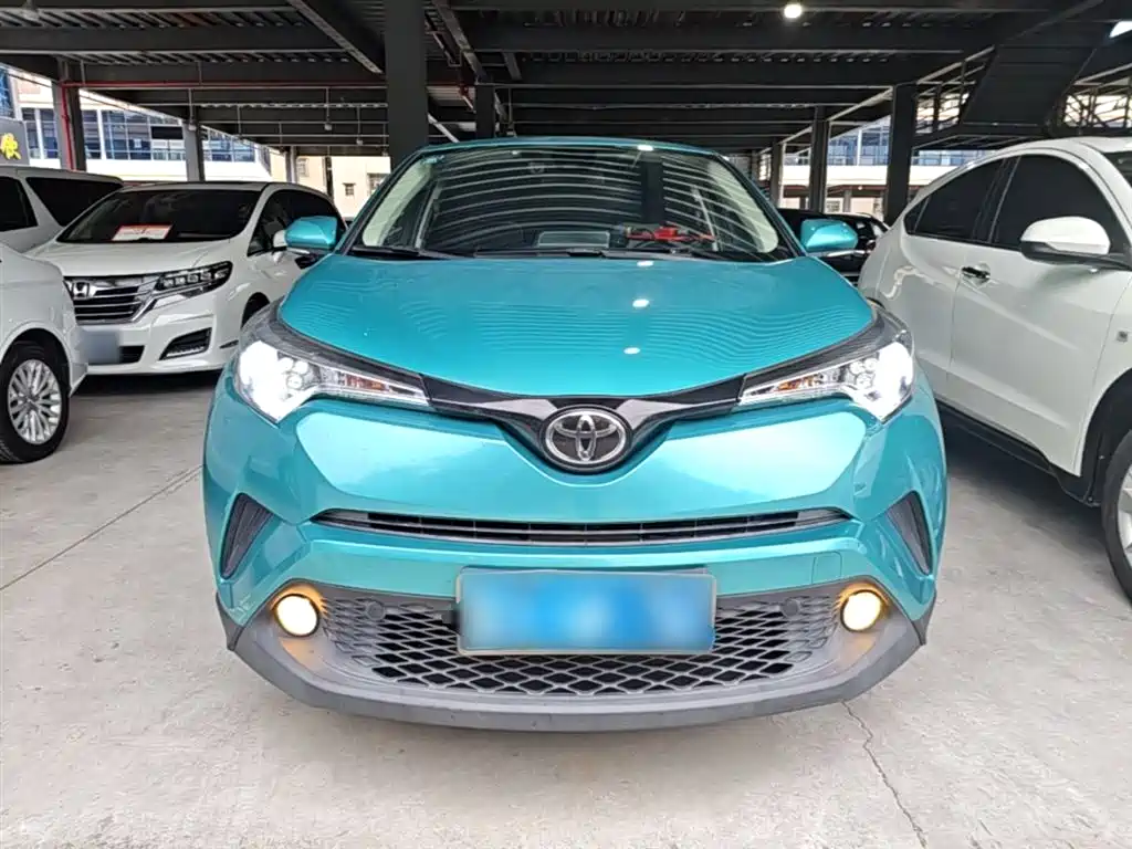 Toyota C-HR 2019 — фото 3