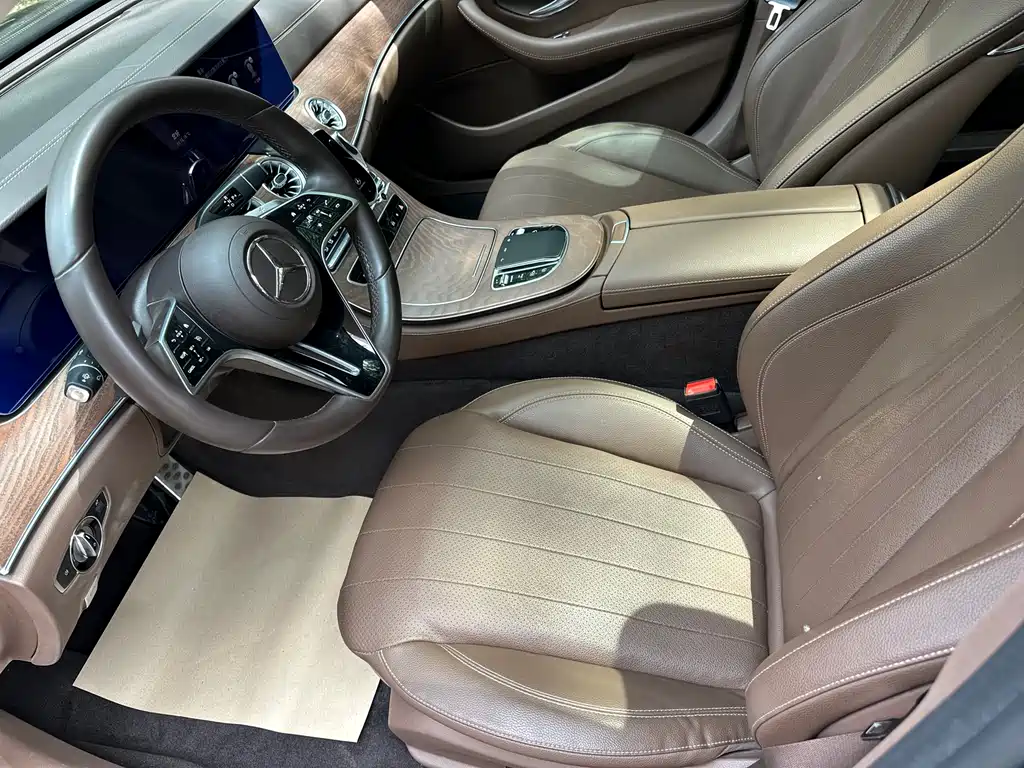 Mercedes-Benz E-Class 2023 — фото 11