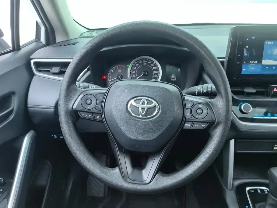 Toyota Corolla Cross 2022 — фото 15