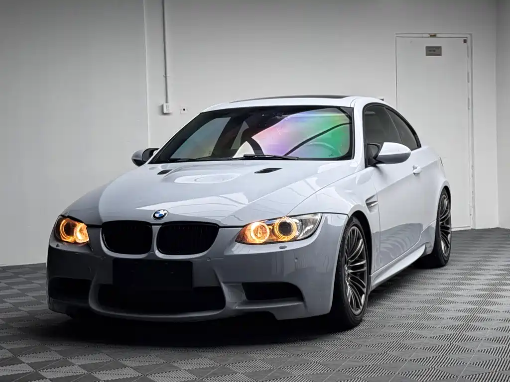 BMW M3 2011 — фото 1