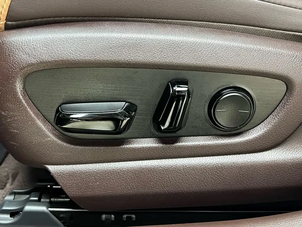 Lexus ES 2021 — фото 20