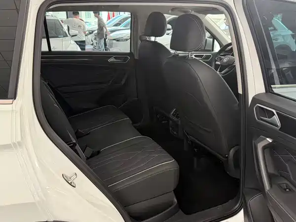 Volkswagen Tiguan L 2022