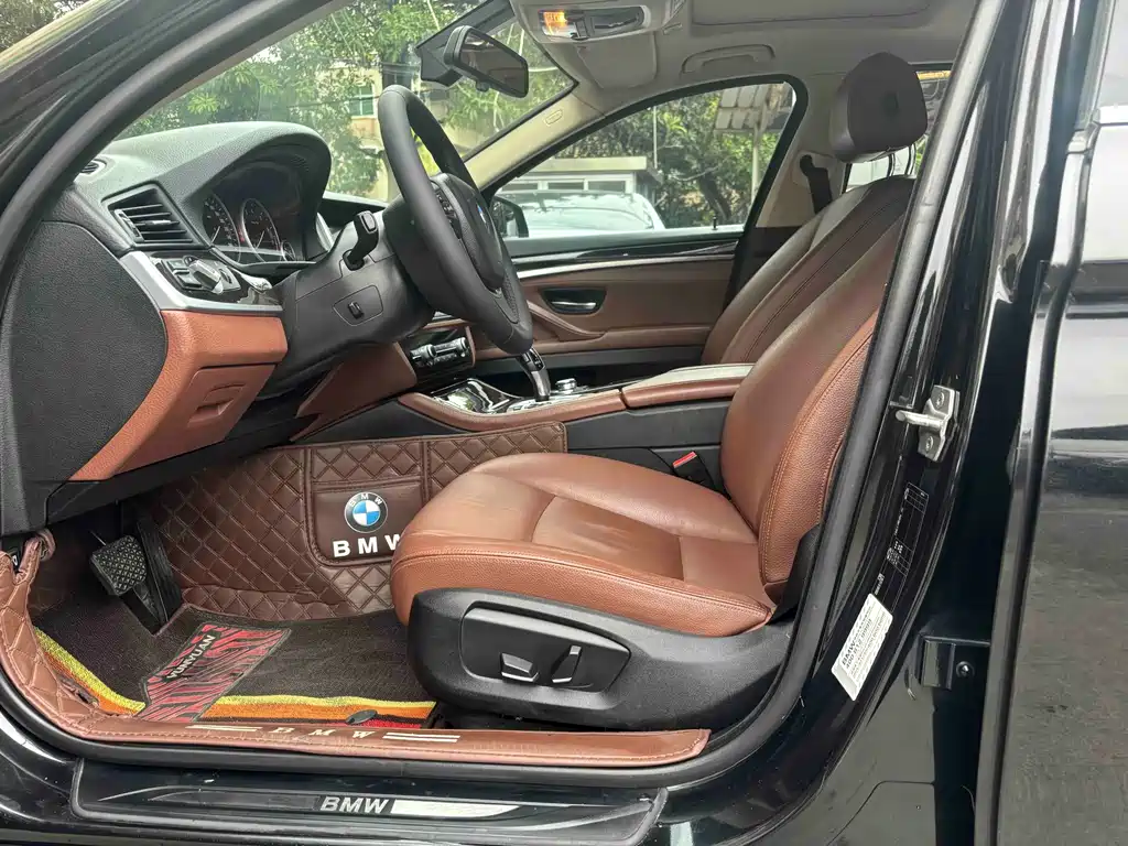 BMW 5 Series 2016 — фото 10