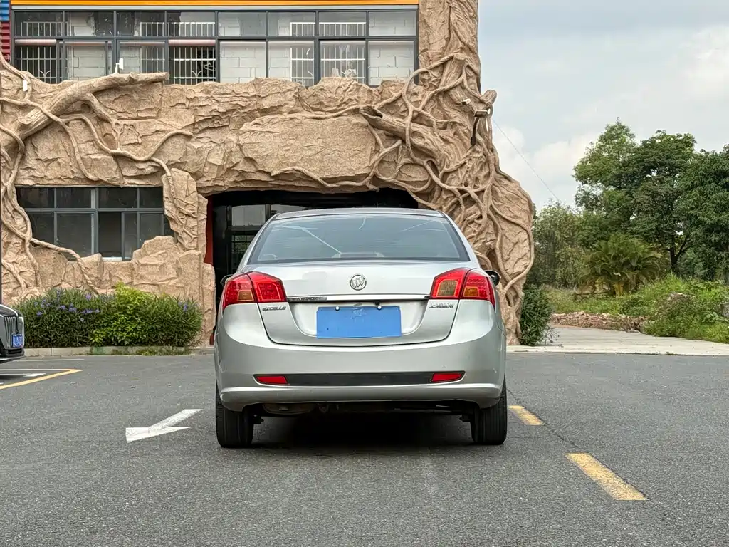 Buick Excelle 2012