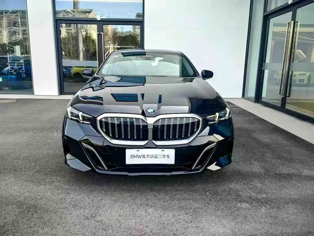 BMW 5 Series 2025