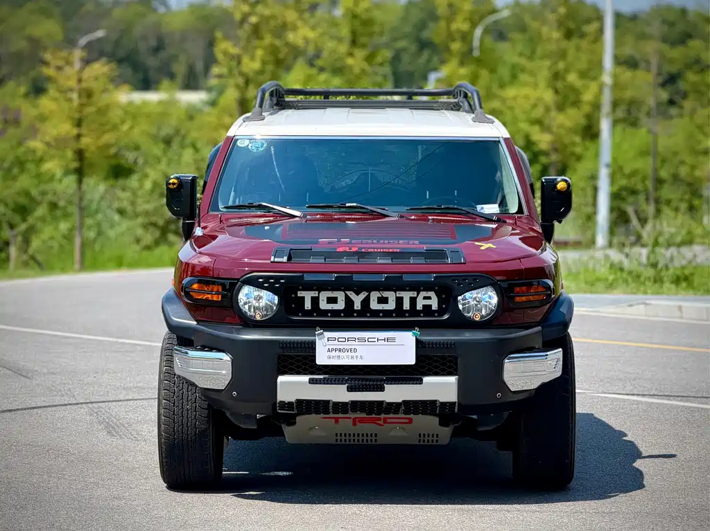 Toyota FJ Cruiser 2011 — фото 2