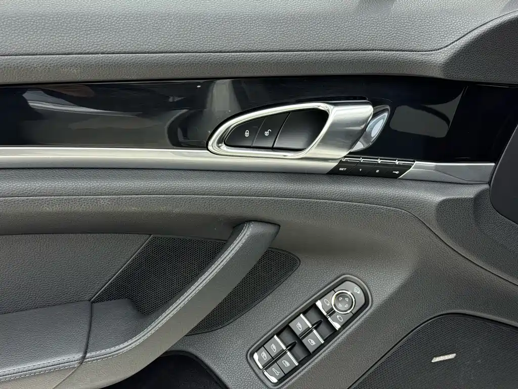 Porsche Panamera 2015 — фото 10