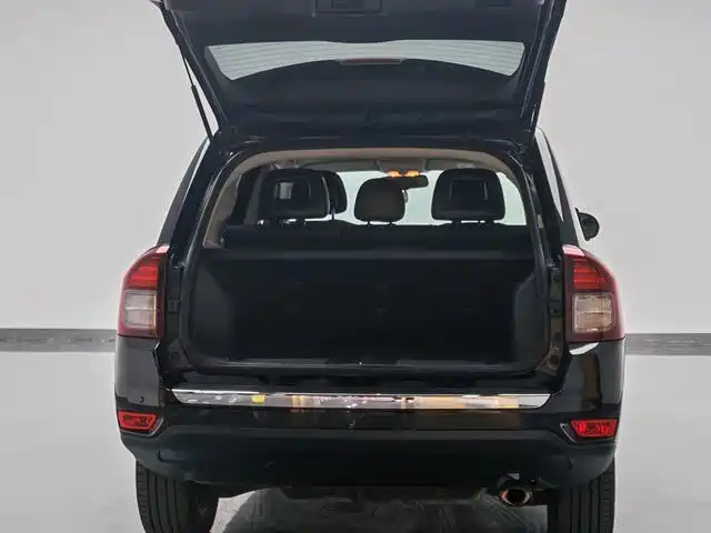 Jeep Compass 2015 — фото 10