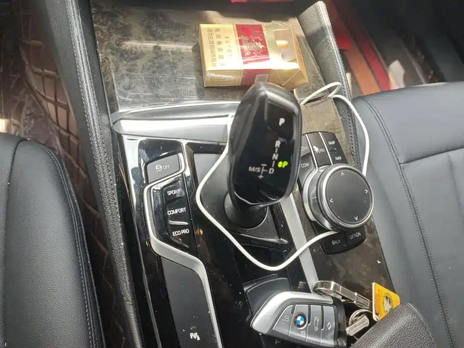 BMW 5 Series 2018 — фото 16