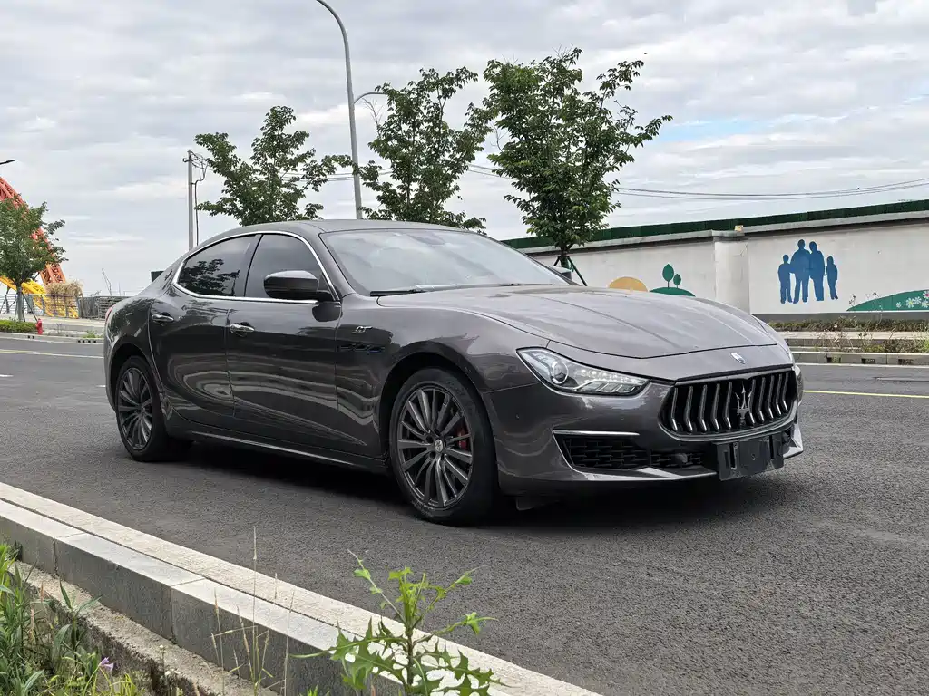 Maserati Ghibli 2021 — фото 3