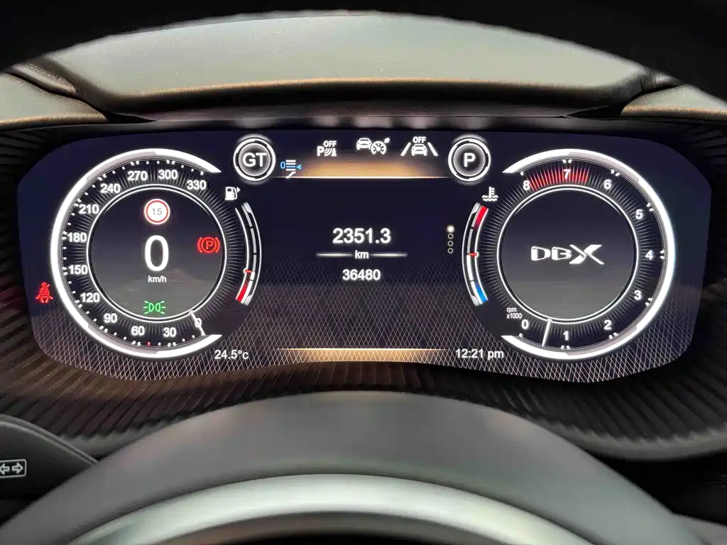 Aston Martin DBX 2022 — фото 11