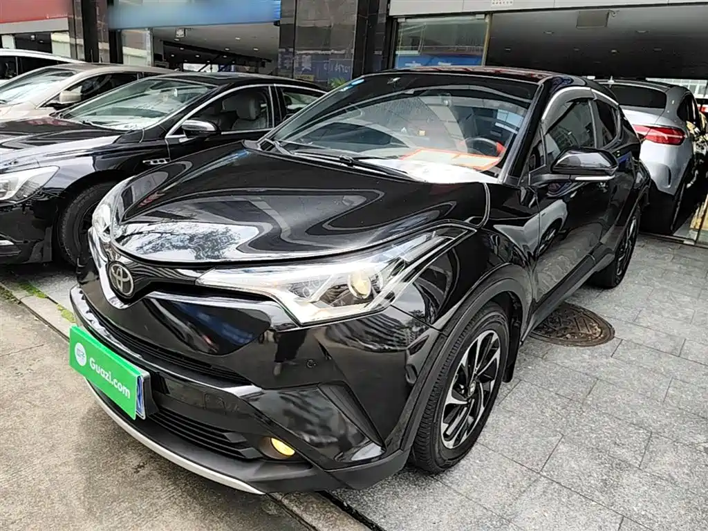 Toyota IZOA 2019 — фото 1