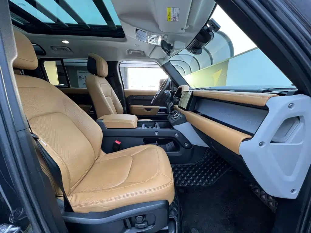 Land Rover Defender 2023 — фото 11