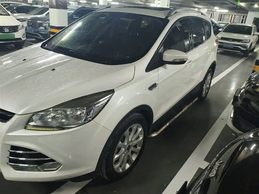 Ford Kuga 2016 — фото 27