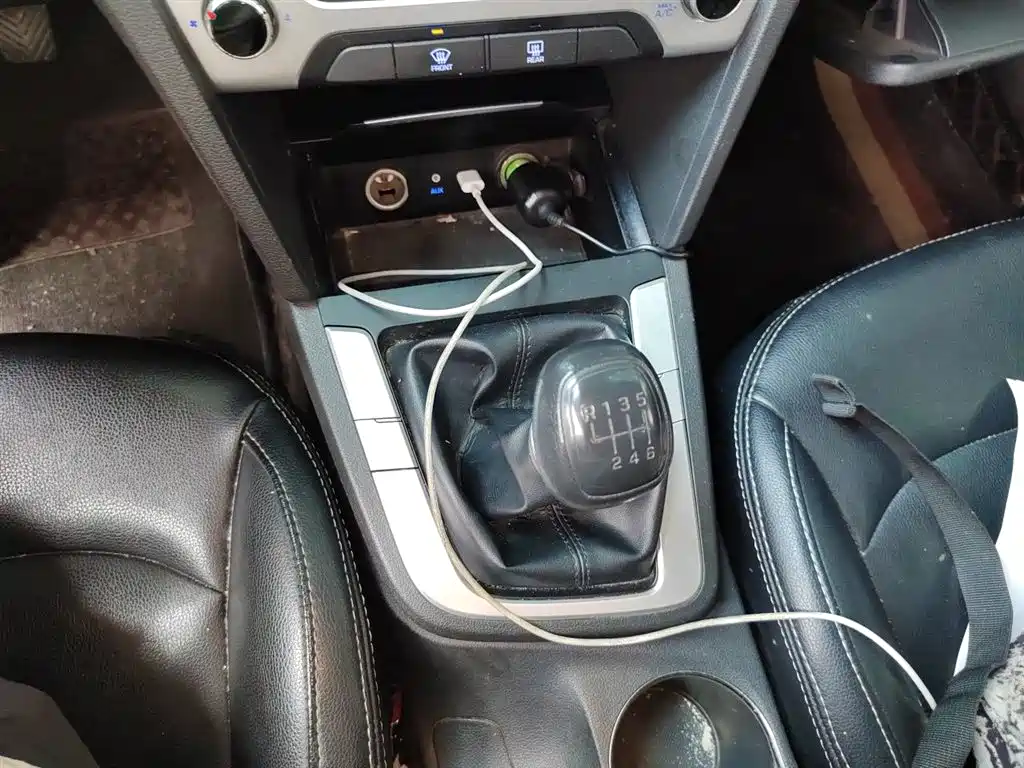 Hyundai Elantra 2017 — фото 15