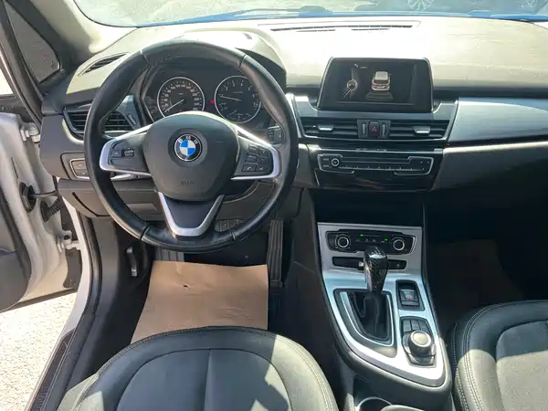 BMW 2 Series Station Wagon 2016