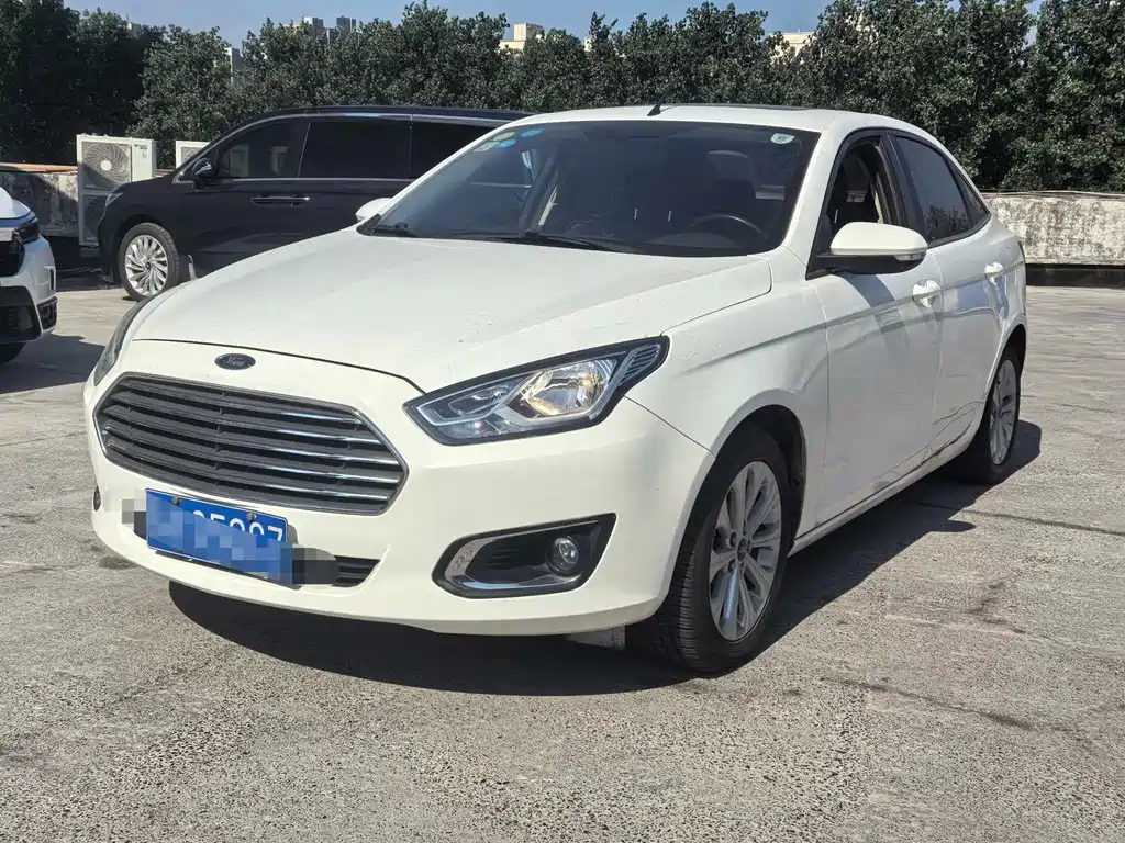Ford Escort 2015 — фото 1