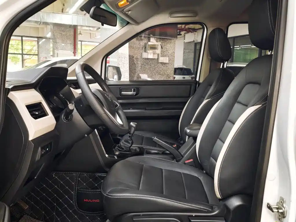 Wuling Hongguang PLUS 2021
