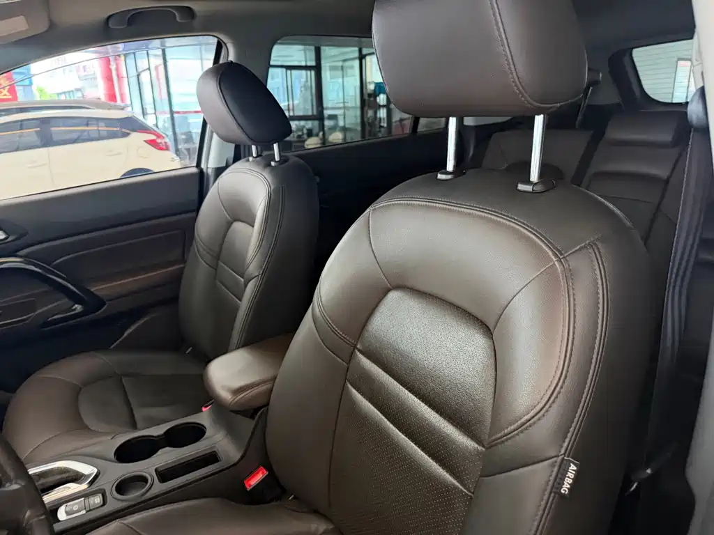 GAC Trumpchi GS4 2016 — фото 11