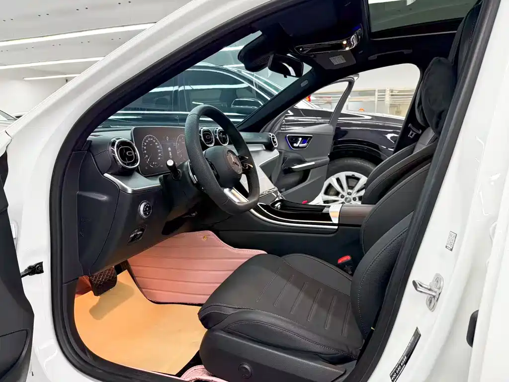 Mercedes-Benz C-Class 2024