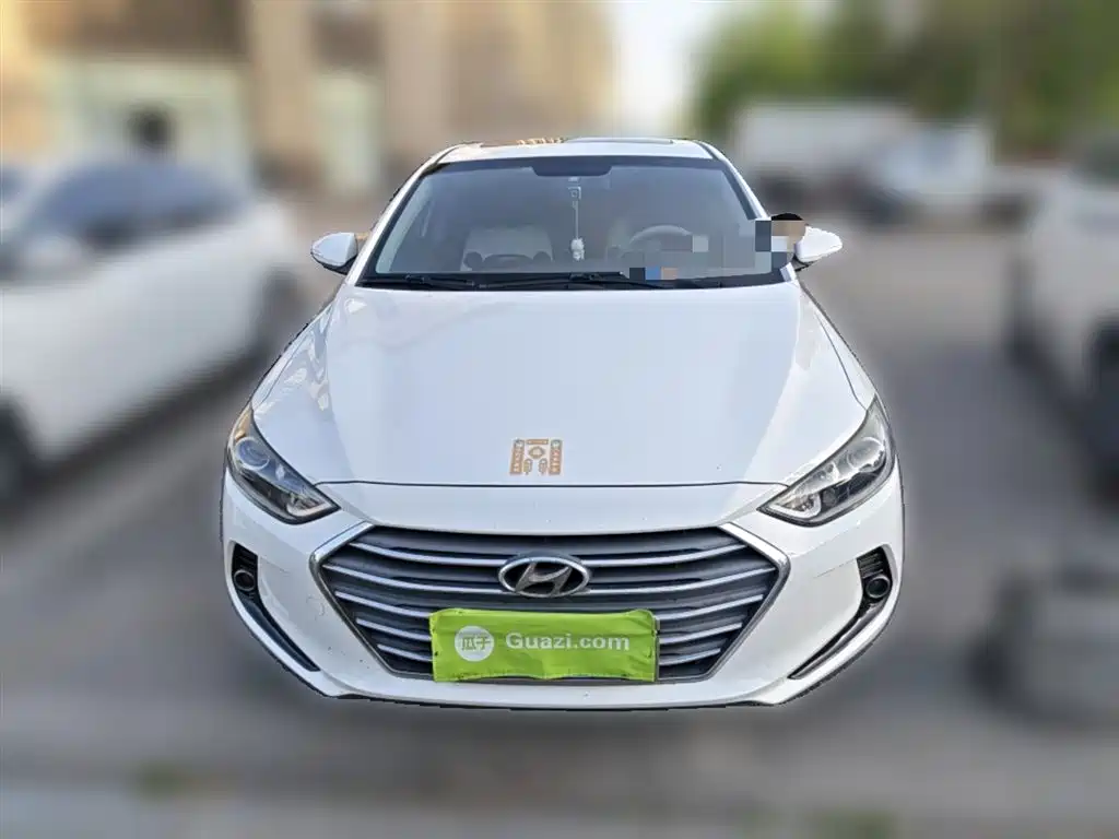 Hyundai Elantra 2017 — фото 24