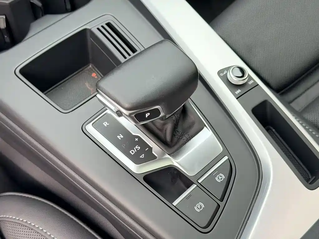 Audi A4L 2020 — фото 23