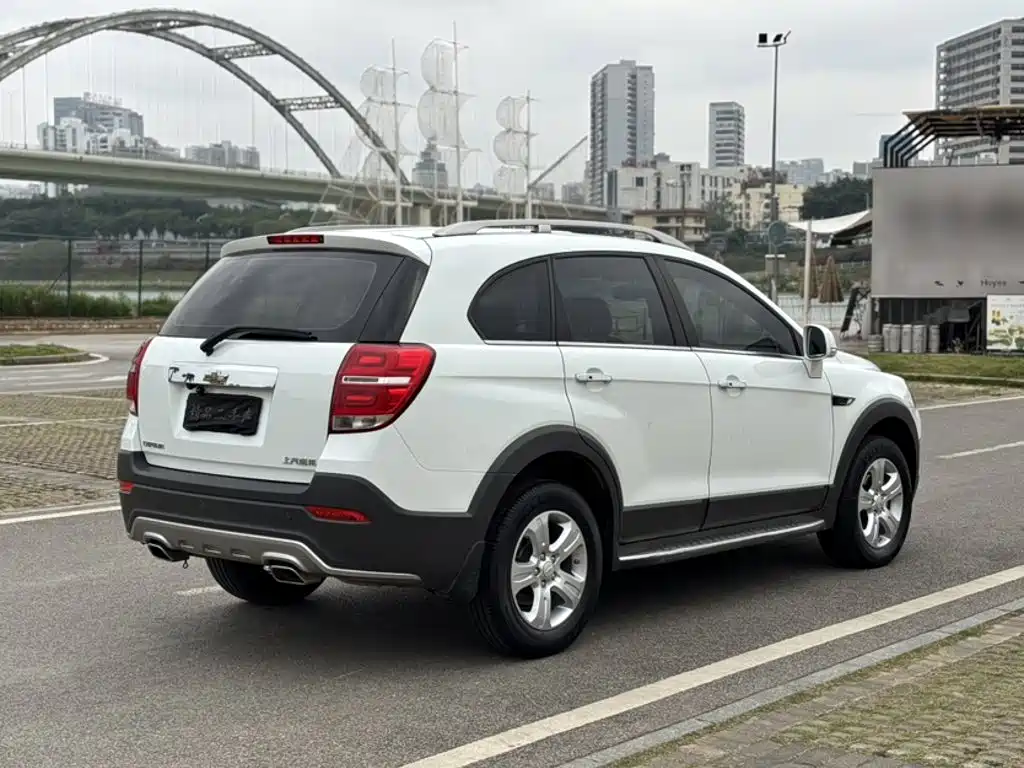 Chevrolet Captiva 2017 — фото 9