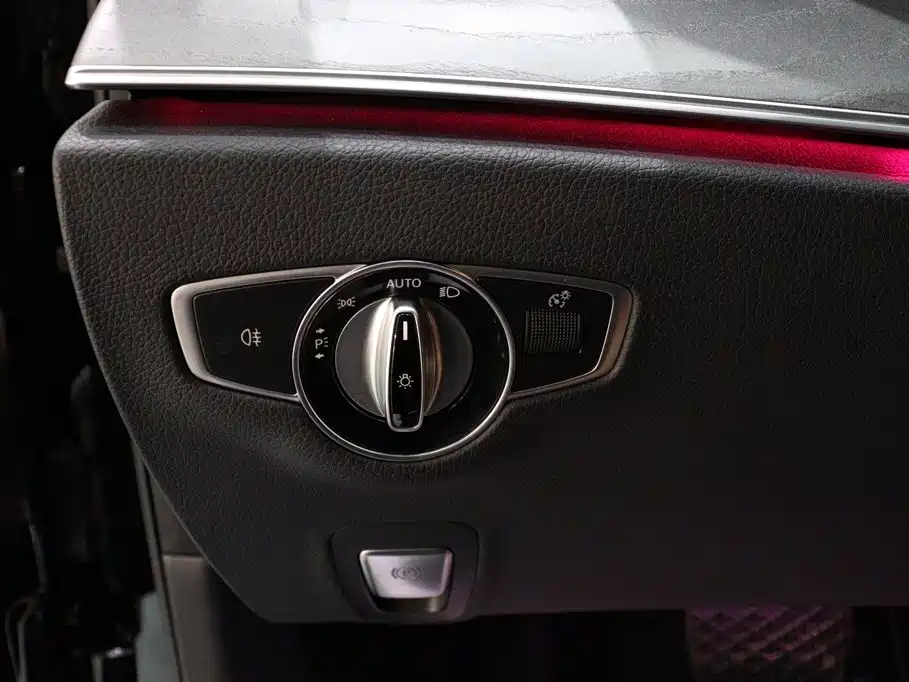 Mercedes-Benz E-Class 2022 — фото 18