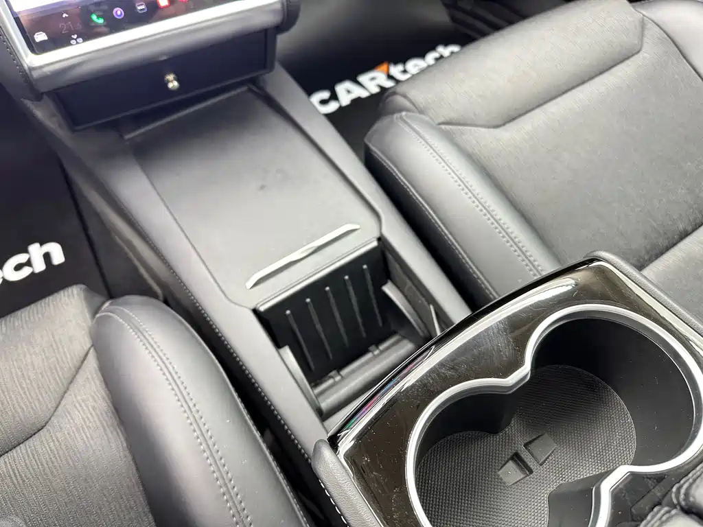 Tesla Model S 2017 — фото 14