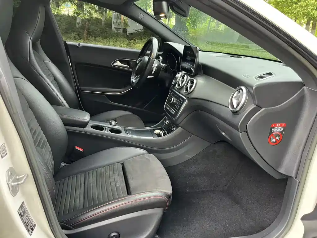 Mercedes-Benz CLA 2018 — фото 11