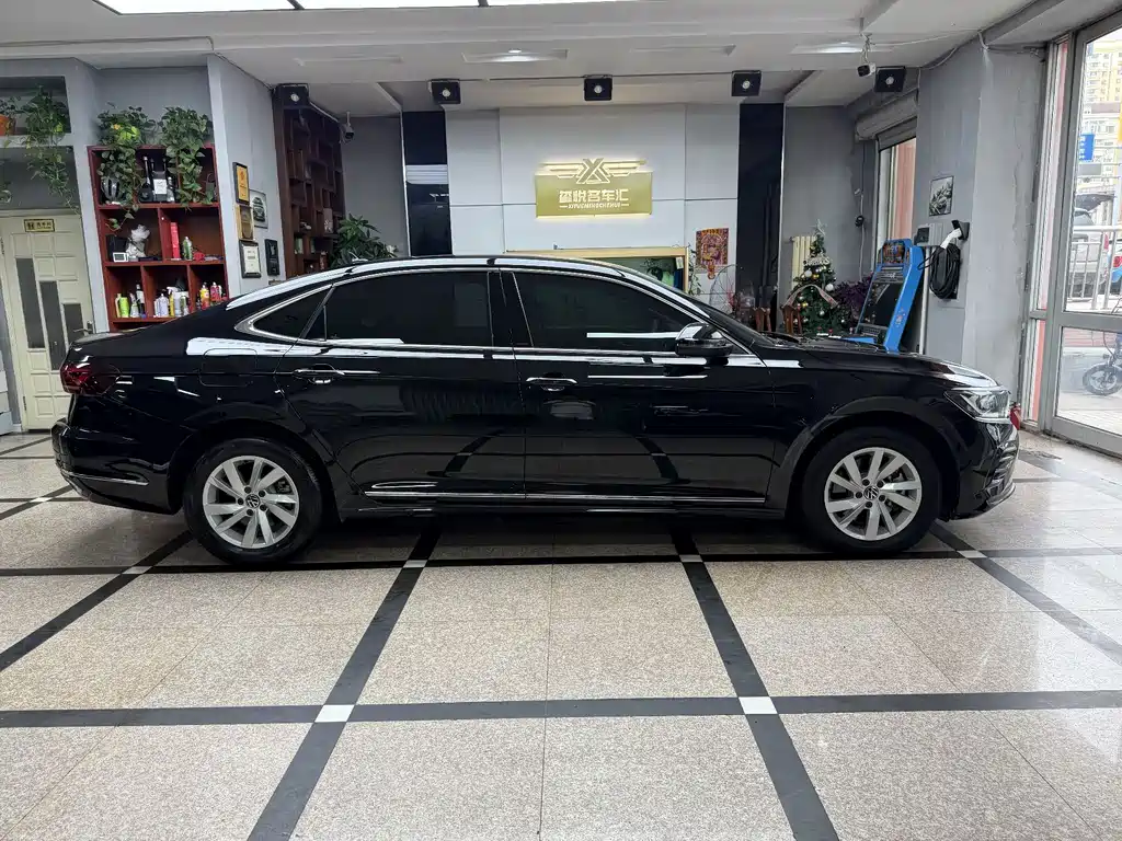 Volkswagen Passat 2024
