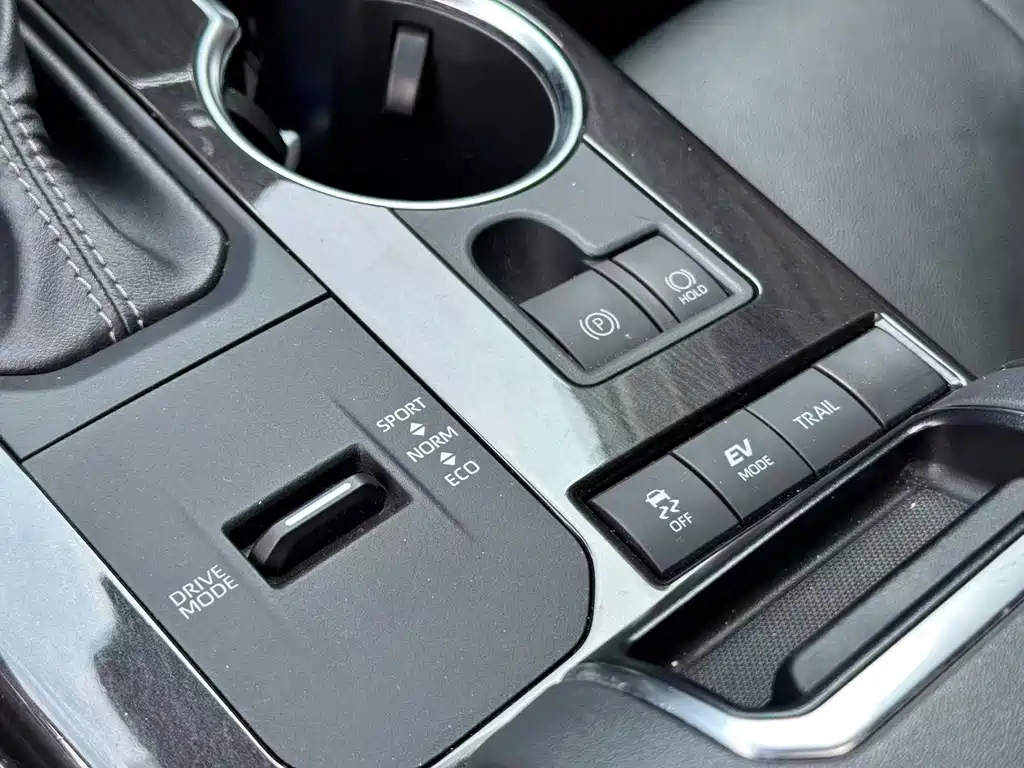 Toyota Crown Kluger 2022 — фото 12