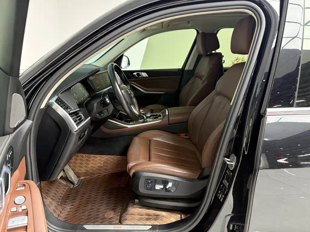 BMW X7 2021 — фото 16