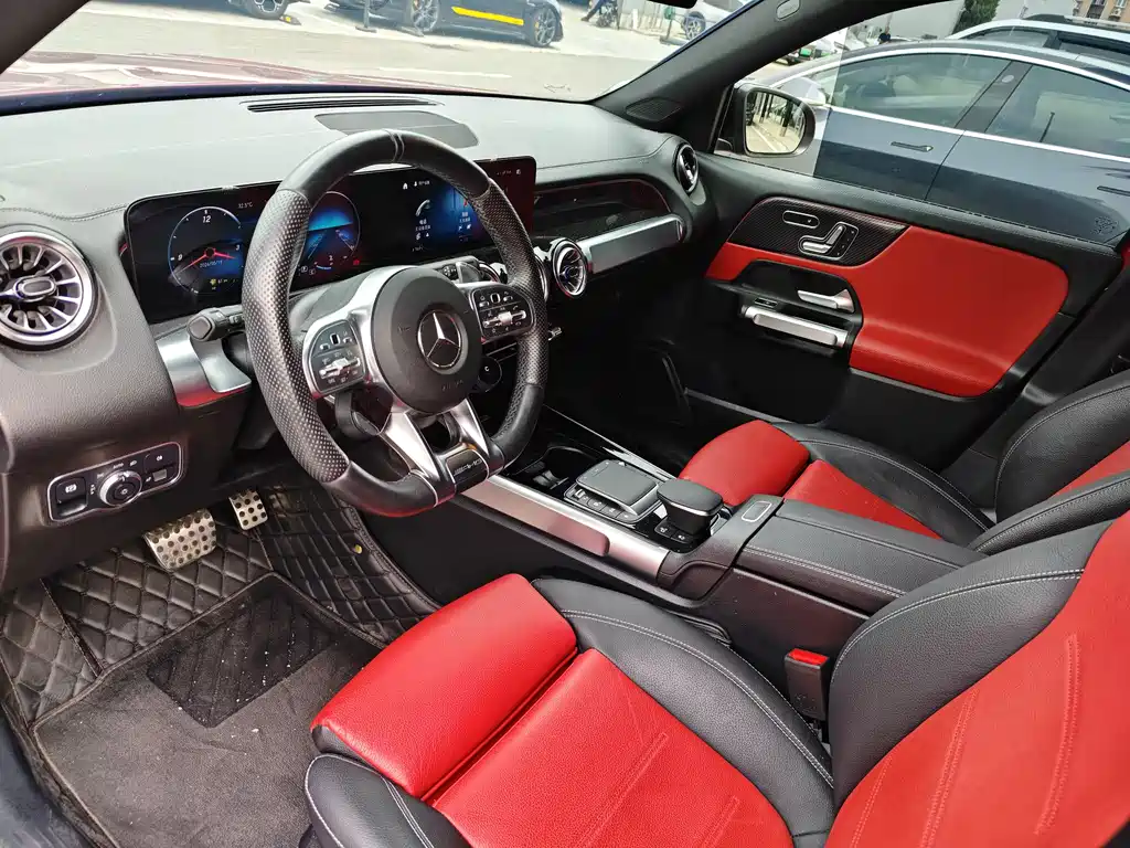 Mercedes-Benz GLB AMG 2022 — фото 6