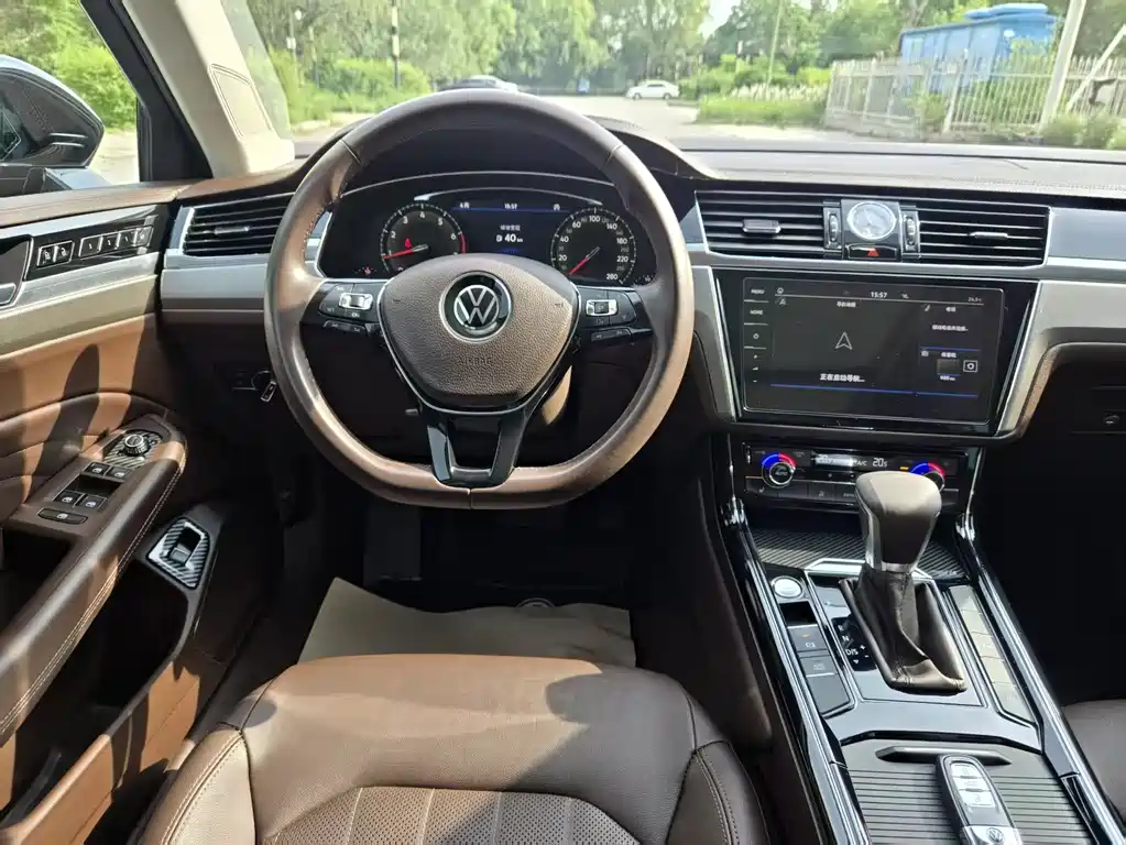 Volkswagen Phideon 2022 — фото 10