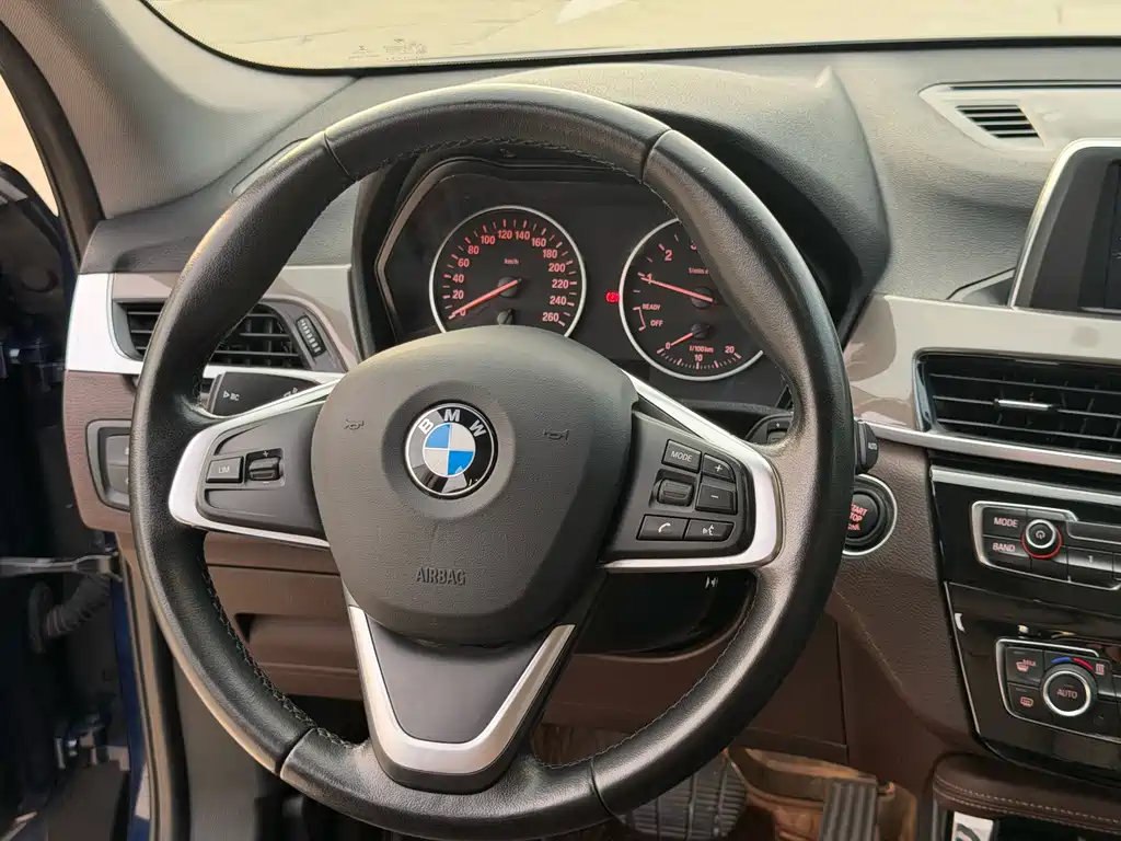 BMW X1 2017 — фото 13