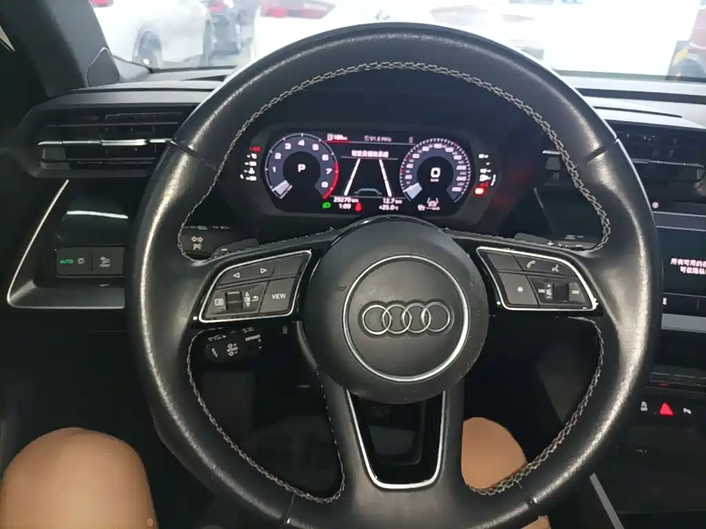 Audi A3 2023 — фото 11