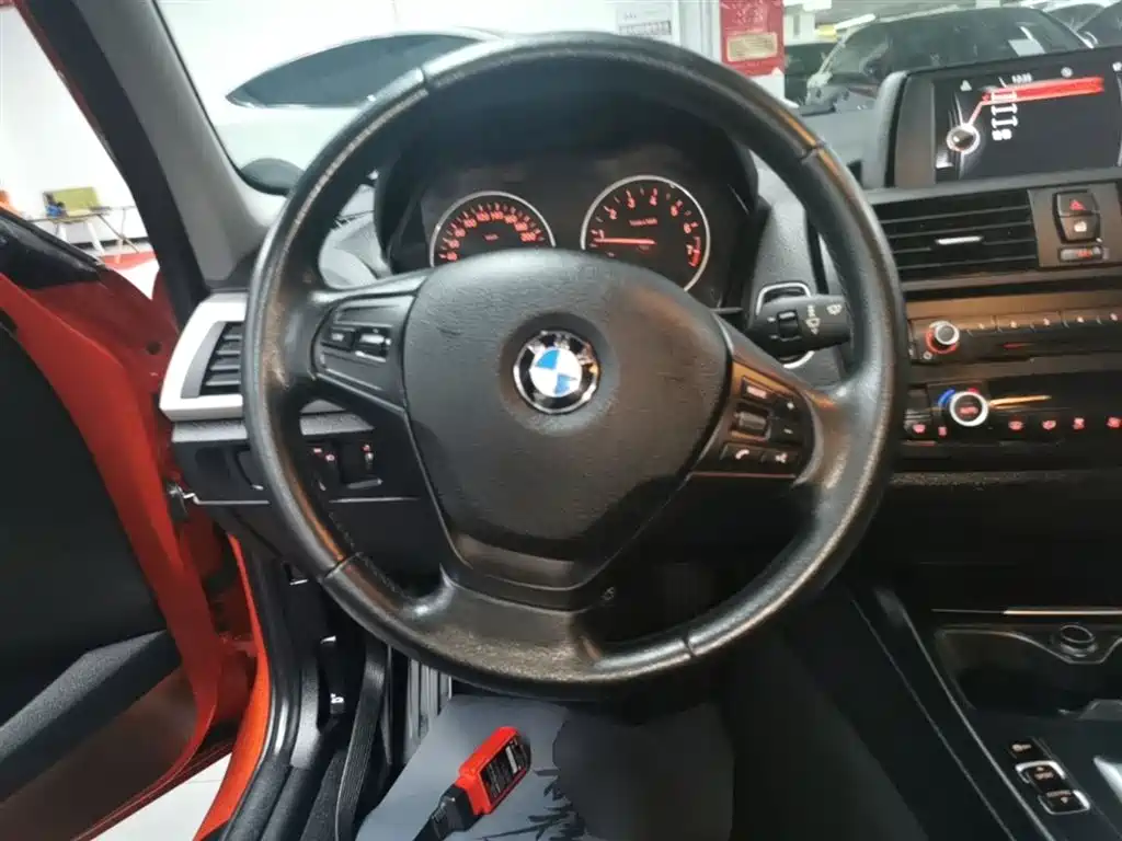 BMW 1 Series 2015 — фото 11
