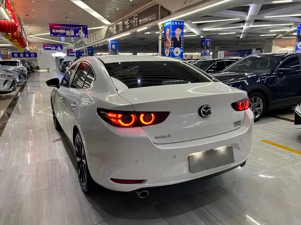 Mazda 3 Axela 2023