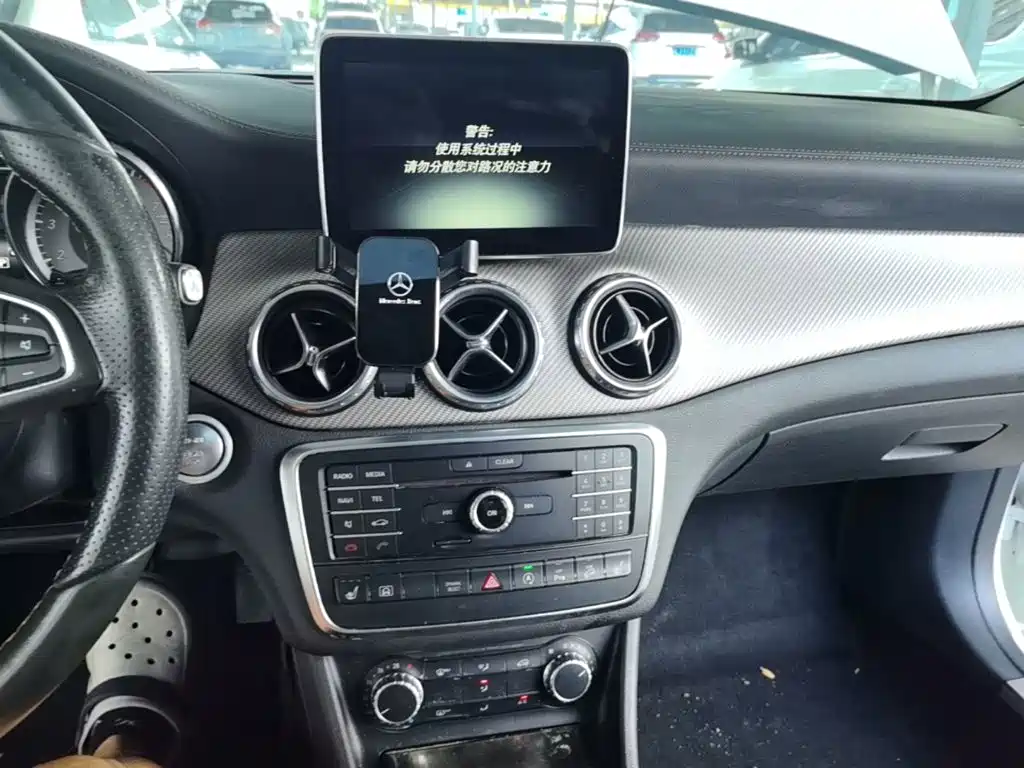 Mercedes-Benz GLA 2016 — фото 13