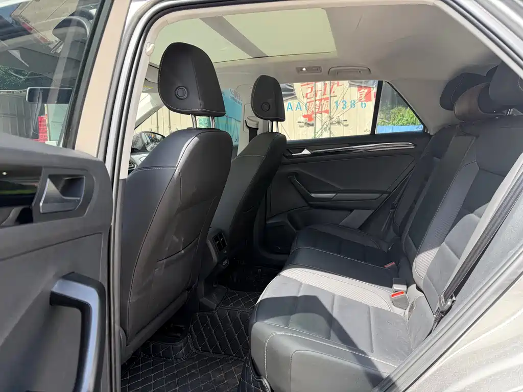 Volkswagen T-Roc 2021