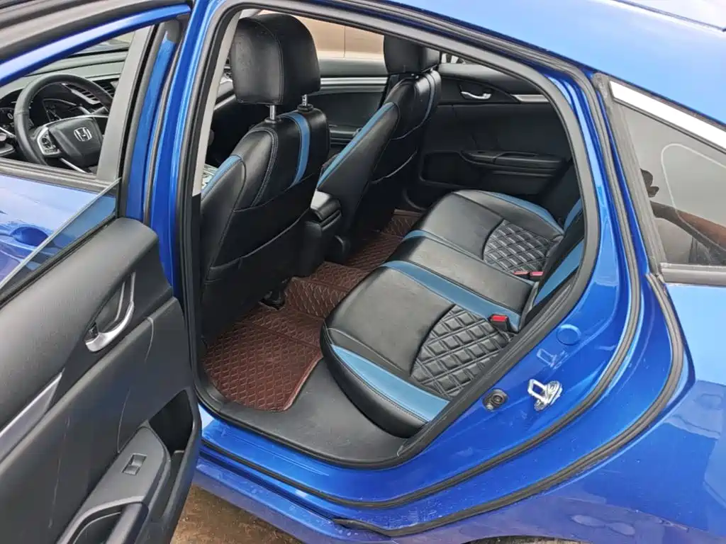 Honda Civic 2019 — фото 17