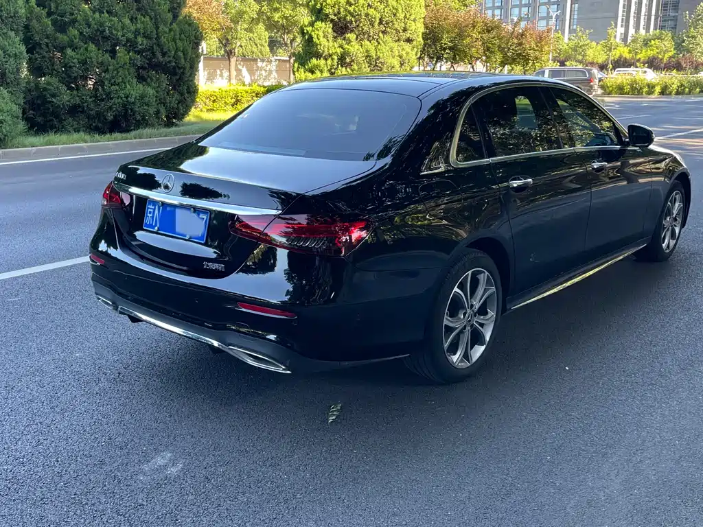 Mercedes-Benz E-Class 2022