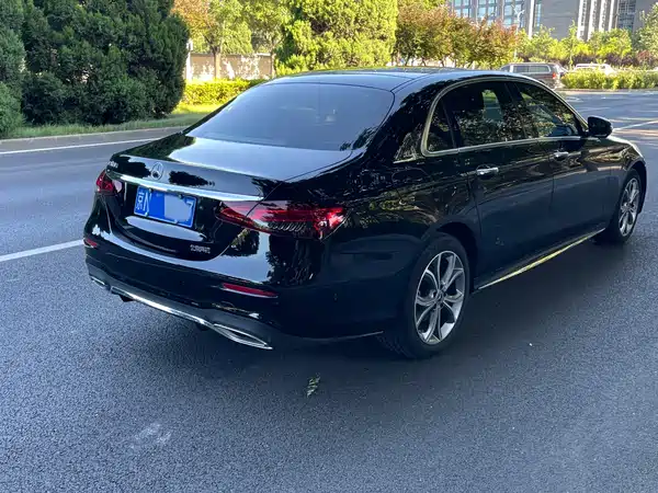 Mercedes-Benz E-Class 2022