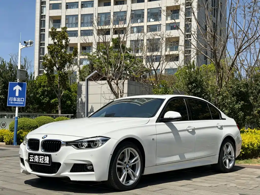 BMW 3 Series 2018 — фото 1