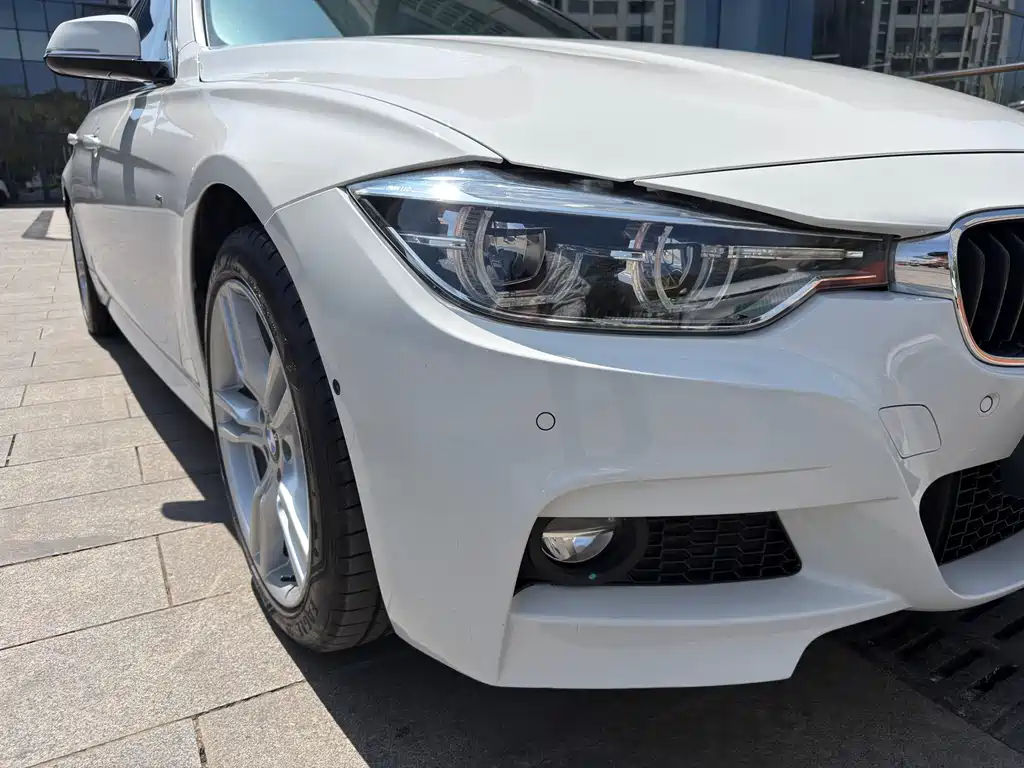 BMW 3 Series 2018 — фото 30